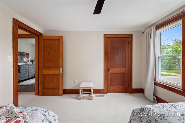 2433 Wyoming Avenue, Wyoming, MI 49519