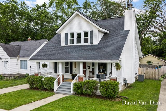 2433 Wyoming Avenue, Wyoming, MI 49519