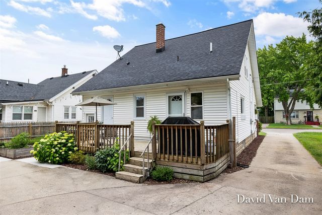 2433 Wyoming Avenue, Wyoming, MI 49519