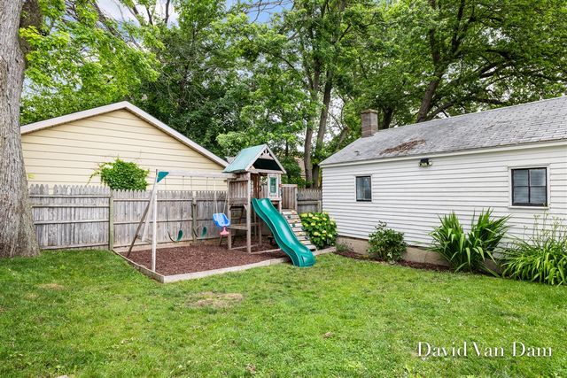 2433 Wyoming Avenue, Wyoming, MI 49519