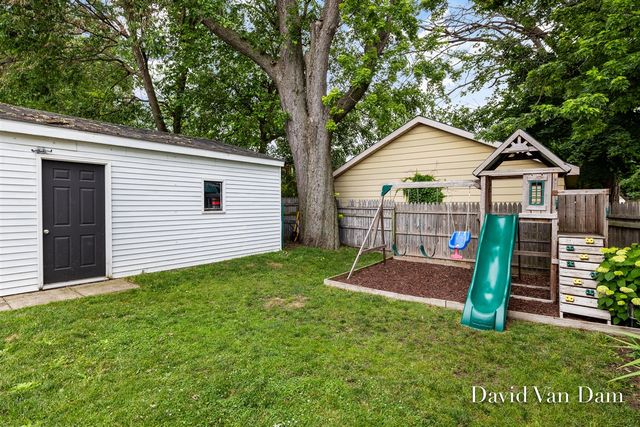 2433 Wyoming Avenue, Wyoming, MI 49519