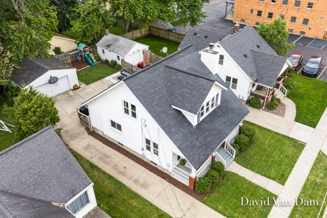 2433 Wyoming Avenue, Wyoming, MI 49519