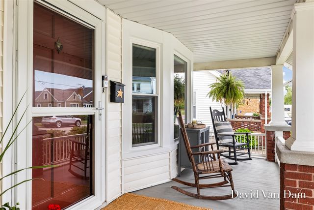 2433 Wyoming Avenue, Wyoming, MI 49519