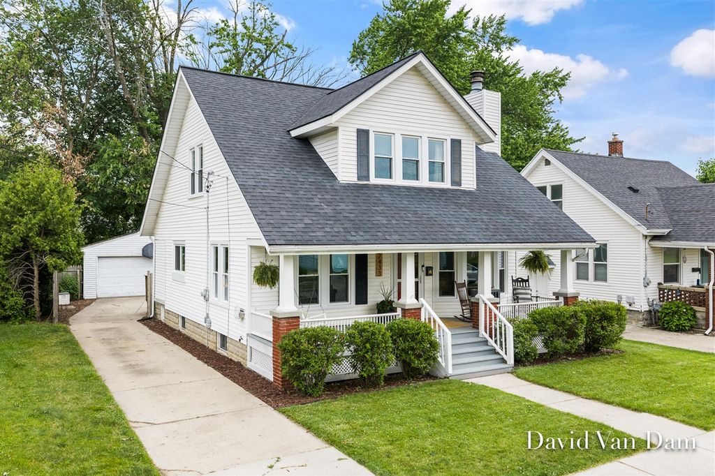2433 Wyoming Avenue, Wyoming, MI 49519