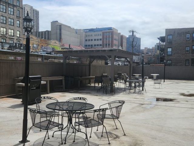 607 W Wrightwood Avenue 815, Chicago, IL 60614
