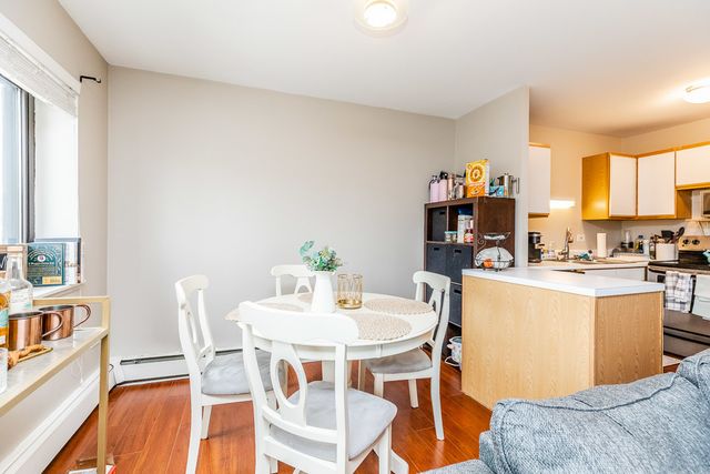 607 W Wrightwood Avenue 815, Chicago, IL 60614