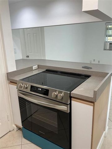 1647 NE 12th Street, Fort Lauderdale, FL 33304