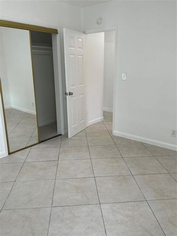 1647 NE 12th Street, Fort Lauderdale, FL 33304