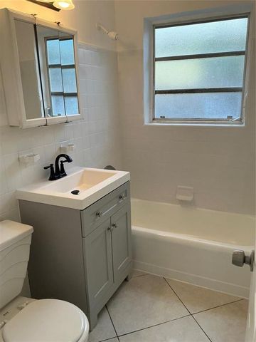 1647 NE 12th Street, Fort Lauderdale, FL 33304