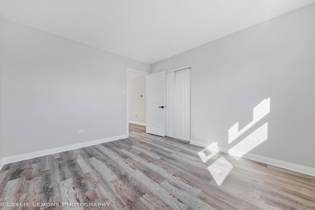 7653 S Roberts Road 1E, Bridgeview, IL 60455