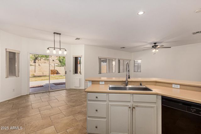 8382 W MARY ANN Drive, Peoria, AZ 85382