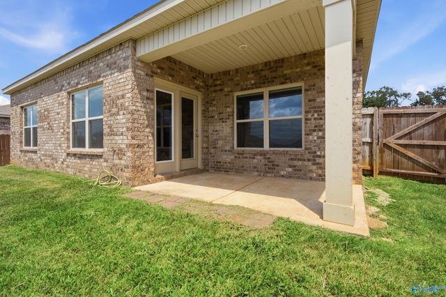 133 Rolling Green Drive, New Market, AL 35761