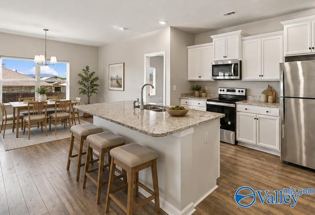 133 Rolling Green Drive, New Market, AL 35761
