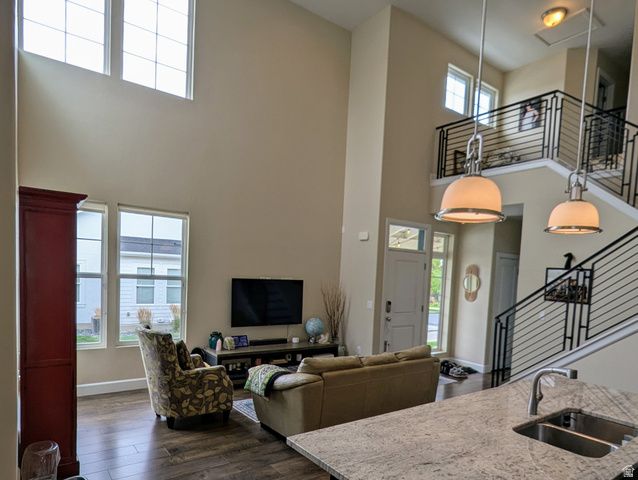 10368 S CROW WING DR, South Jordan, UT 84009