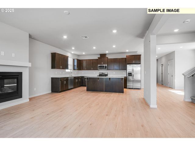 1036 Legacy St, Eugene, OR 97402