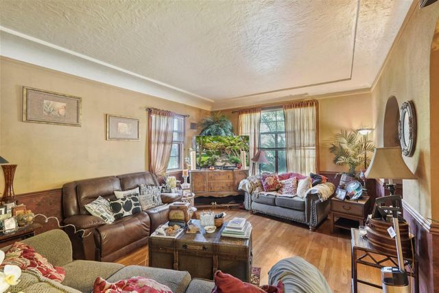 149 S Orange Ave, Lodi, CA 95240