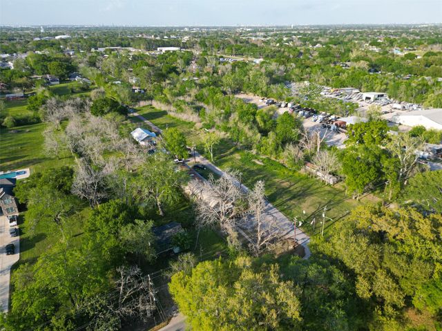 721 Crenshaw Road, Houston, TX 77504