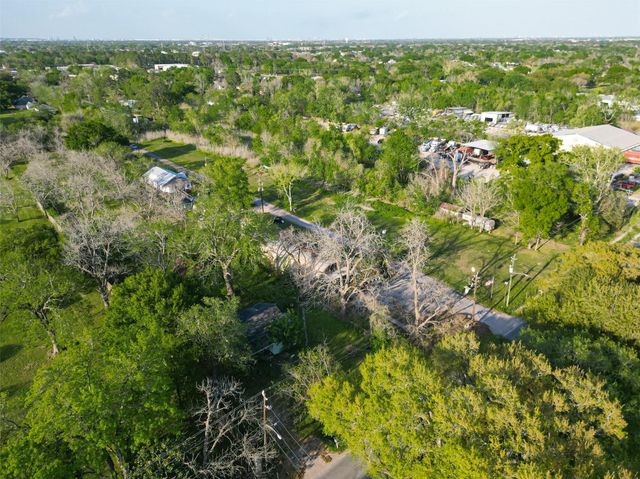 721 Crenshaw Road, Houston, TX 77504