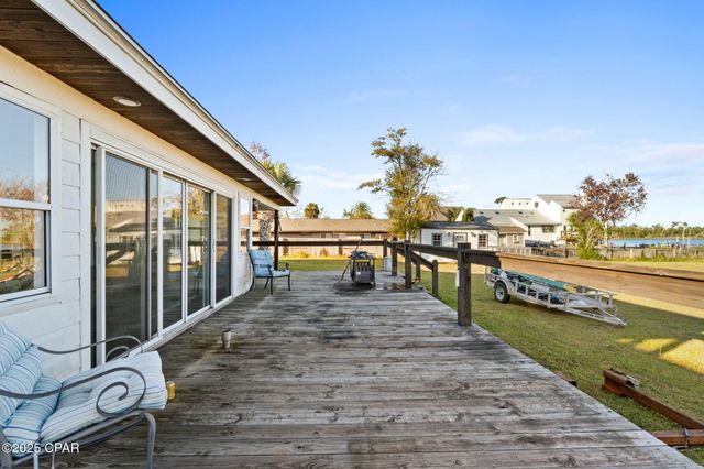 1037 N Bay Drive, Lynn Haven, FL 32444