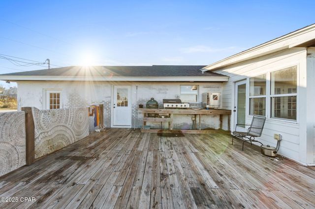 1037 N Bay Drive, Lynn Haven, FL 32444