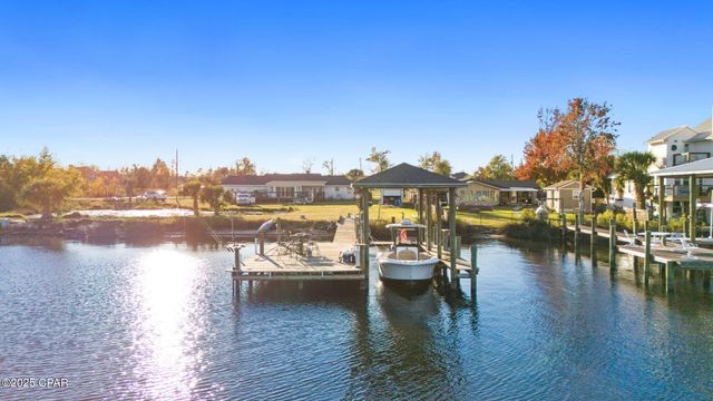 1037 N Bay Drive, Lynn Haven, FL 32444