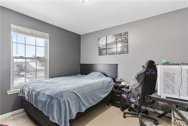 14 Morris Crescent, West Seneca, NY 14224