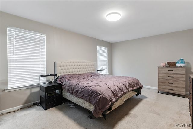 14 Morris Crescent, West Seneca, NY 14224