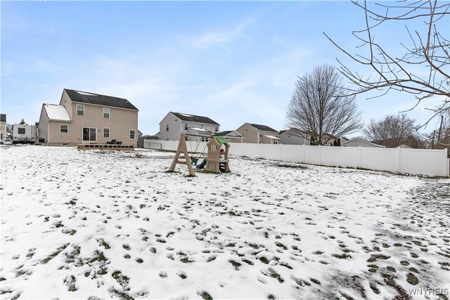 14 Morris Crescent, West Seneca, NY 14224