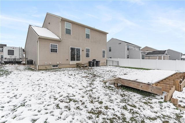 14 Morris Crescent, West Seneca, NY 14224