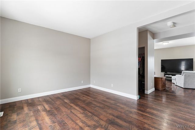 14 Morris Crescent, West Seneca, NY 14224