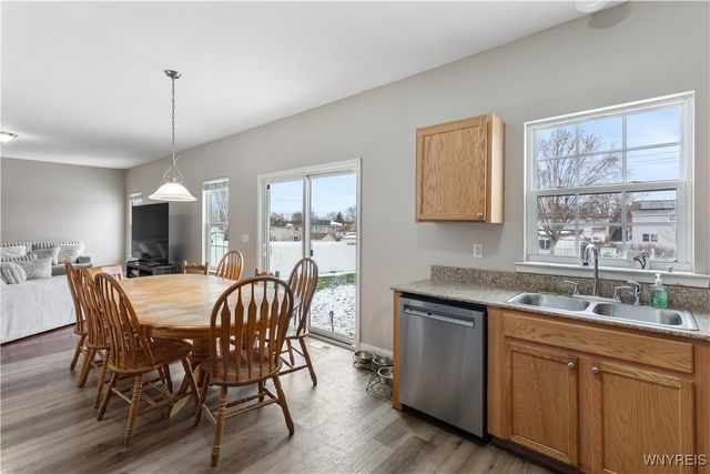 14 Morris Crescent, West Seneca, NY 14224