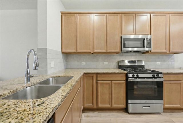 1443 Lake Ridge Drive, Brenham, TX 77833