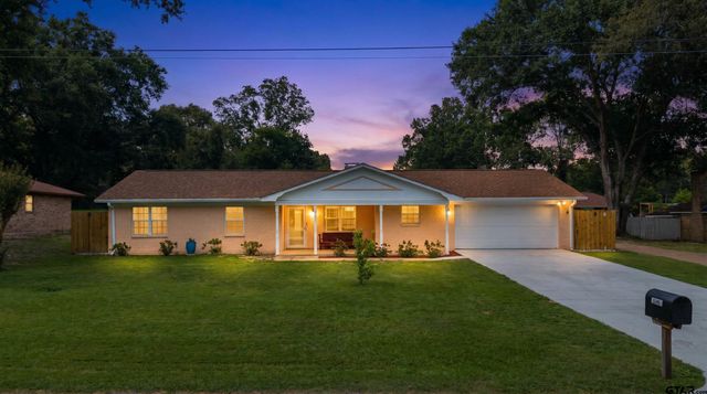 13490 Choctaw Dr, Tyler, TX 75709
