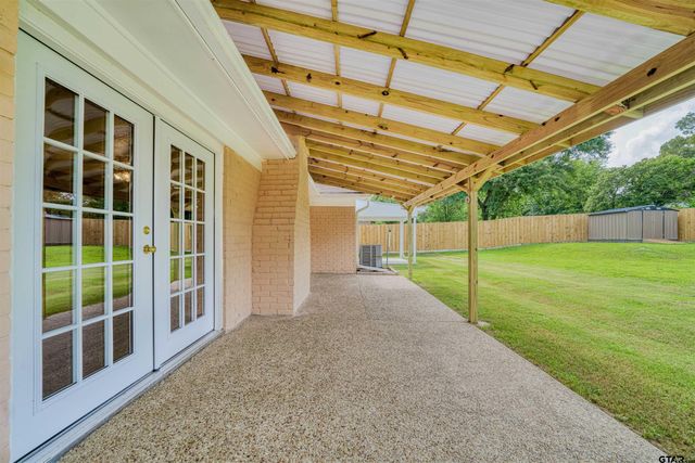 13490 Choctaw Dr, Tyler, TX 75709