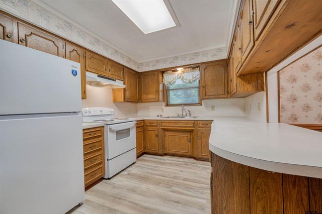 13490 Choctaw Dr, Tyler, TX 75709