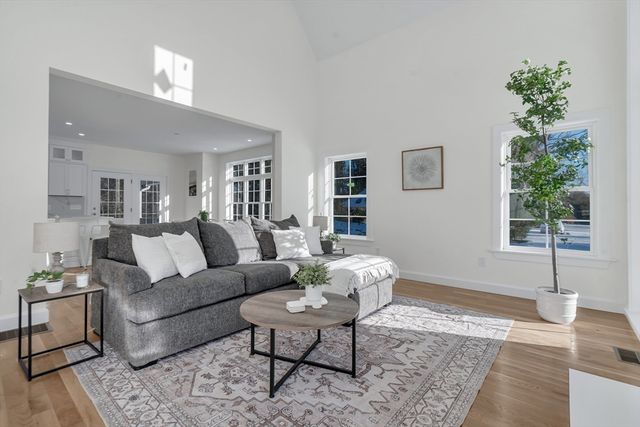 25 Columbine Rd, Rehoboth, MA 02769