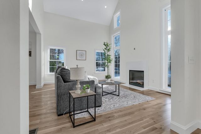 25 Columbine Rd, Rehoboth, MA 02769