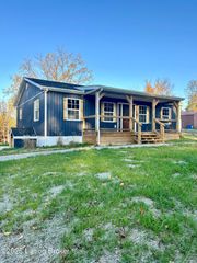1958 Sunbeam Rd, Leitchfield, KY 42754