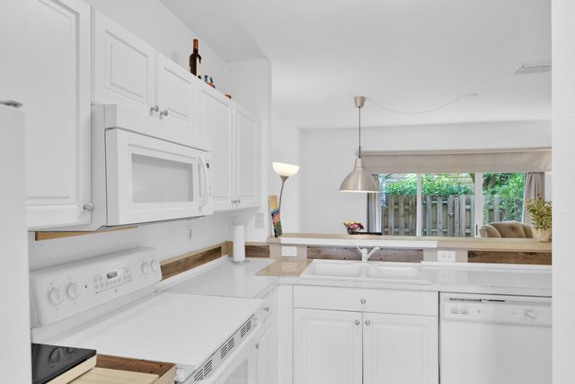 1720 NE 33 Avenue 105-5, Homestead, FL 33033