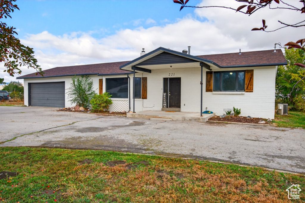 221 N CENTER ST, Goshen, UT 84633