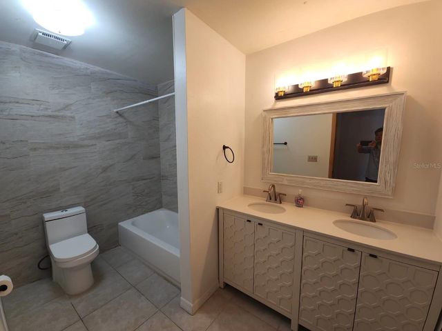 6520 LYNN ROAD, Orlando, FL 32810