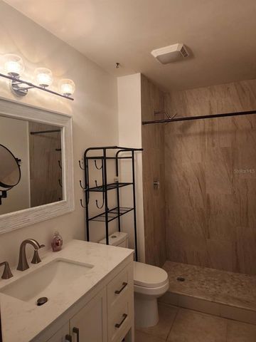 6520 LYNN ROAD, Orlando, FL 32810
