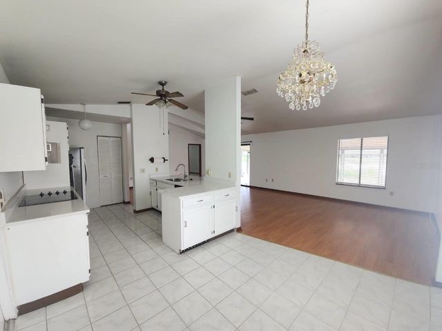 6520 LYNN ROAD, Orlando, FL 32810