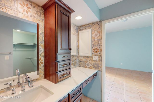 546 N Dodge Boulevard, Tucson, AZ 85716