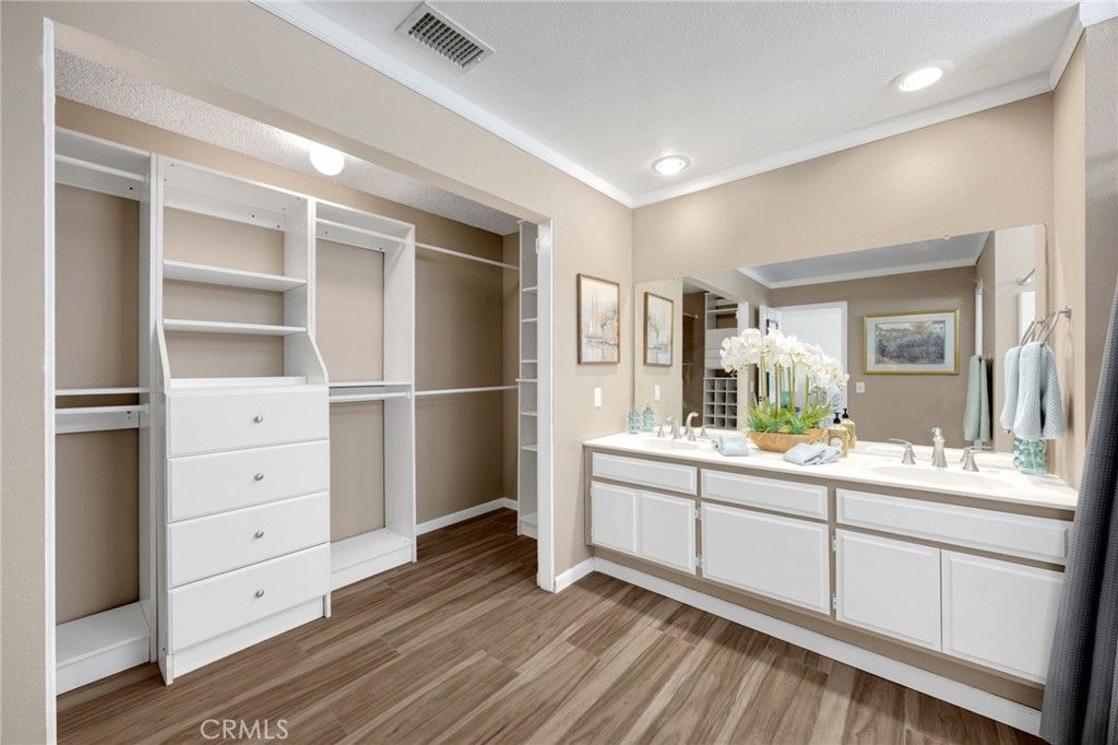 Image 16 of property listing at 7142 Calico Cir, Corona, CA 92881