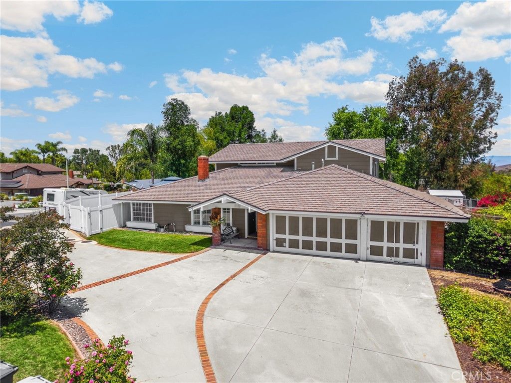 Image 2 of property listing at 7142 Calico Cir, Corona, CA 92881