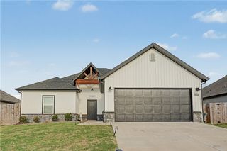 1320 Mt Hood Drive, Centerton, AR 72719
