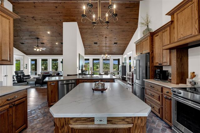 1220 CR 137, Burnet, TX 78611