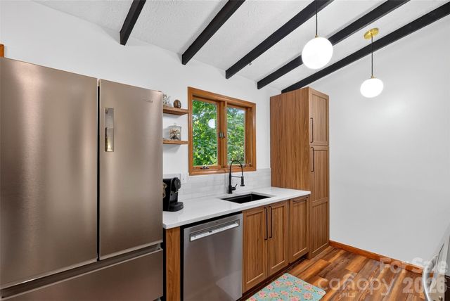 39 Spooks Branch Extension, Asheville, NC 28804