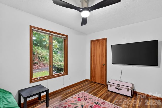 39 Spooks Branch Extension, Asheville, NC 28804